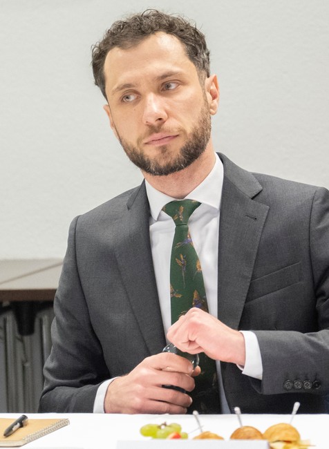 stretnutie pri okruhlom stole