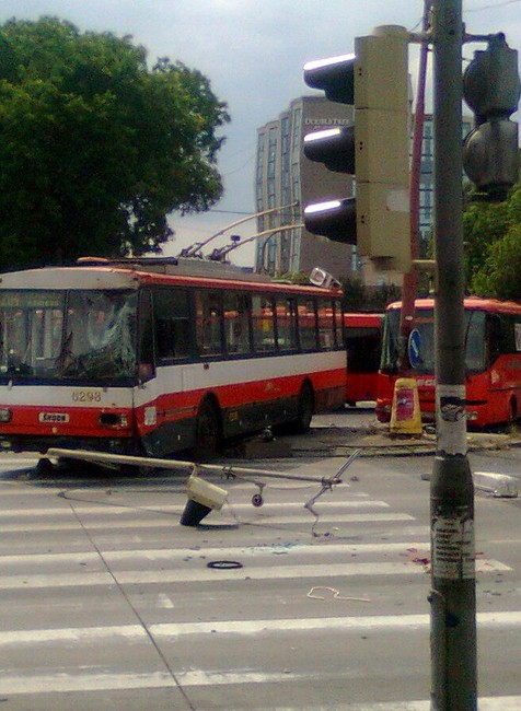 nehoda Bajkalská Trnavská trolejbus autobus
