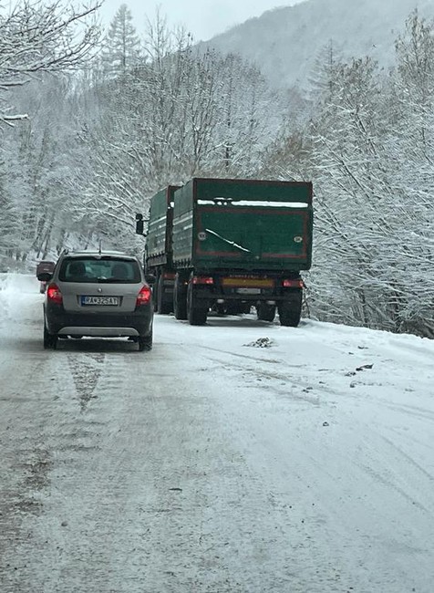 horské sedlo dielik sneh zima cesty (2)