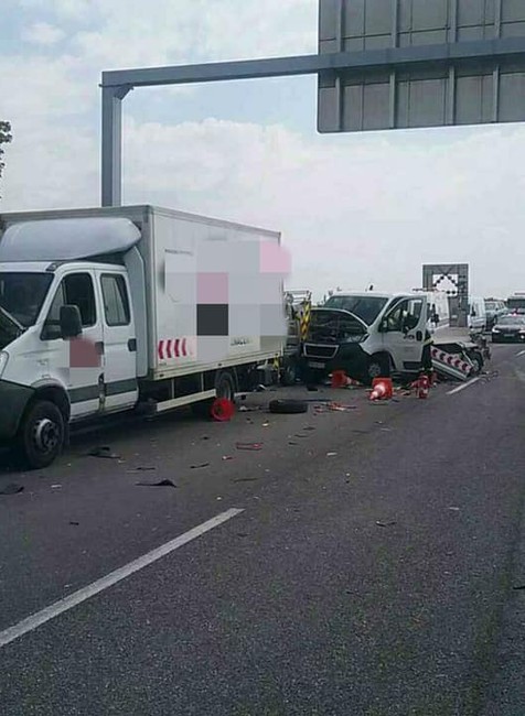 Zrážka kamiónu a dvoch dodávok pri Jarovciach