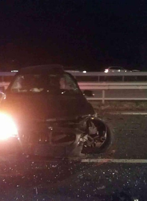 Zrážka osobných áut na R1. Časť úseku cesty museli uzatvoriť