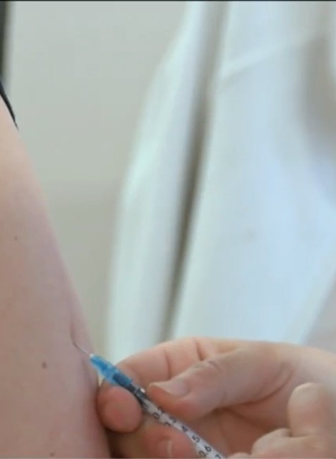 Viac ako 66-tisíc ľudí už dostalo na Slovensku tretiu dávku vakcíny.