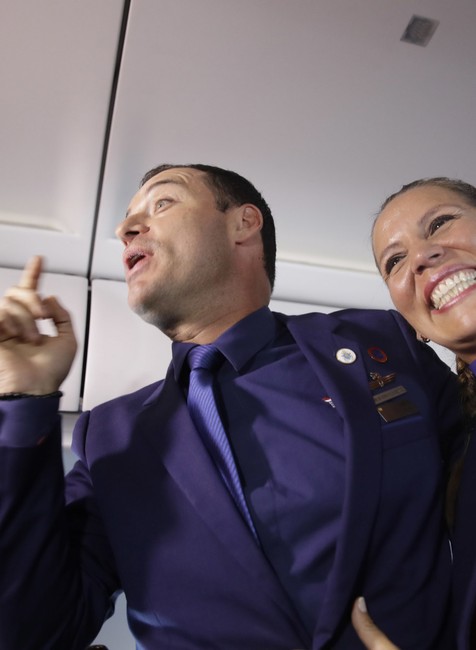 Pápež oddal pár na palube lietadla 6