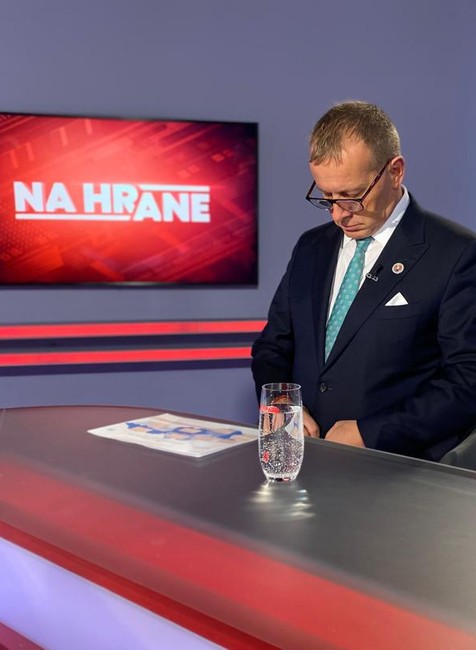 4b9b1bcc-a26c-4508-b8d6-878a48130dd8