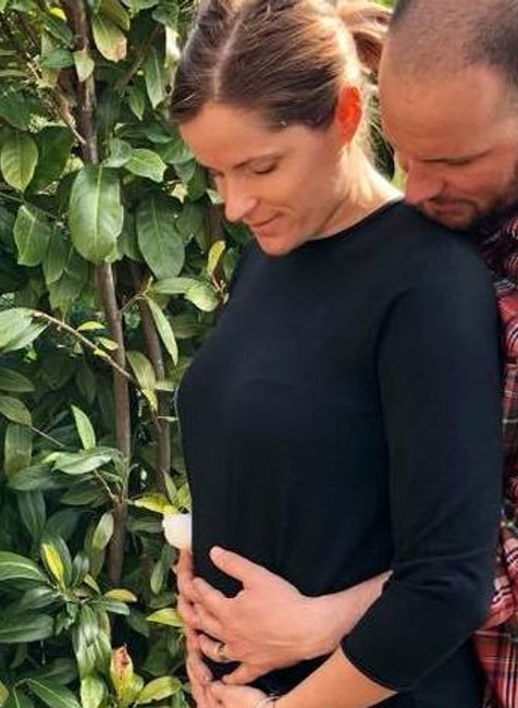 Veronika Velez-Zuzulová