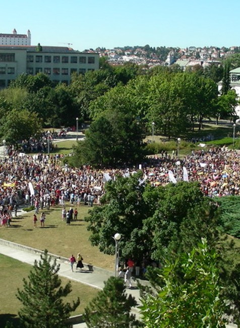 Bratislava_učitelia_protest_rezort školstva_fotky