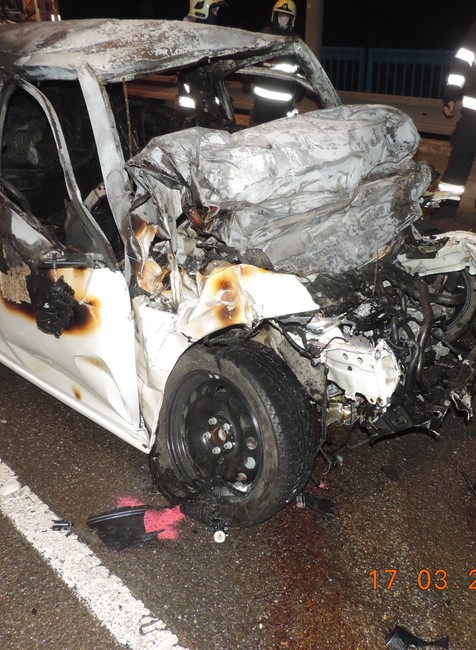 Vodič uhorel v aute