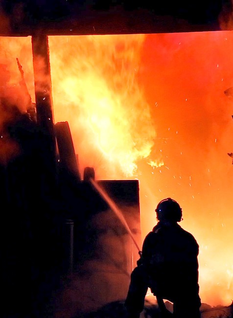 Ľubietová požiar hasiči oheň horela dielňa1