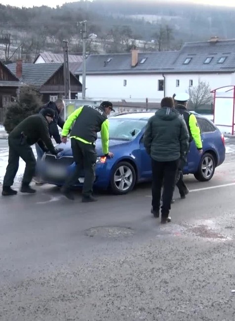 [multi] Zrazená chodkyňa 15092