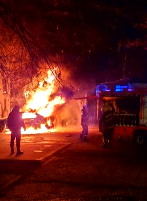 Hrôza na sídlisku: Mladík po výbuchu v aute začal horieť zaživa 