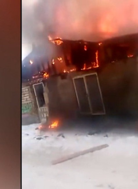 Desiatky ľudí prišli o strechu nad hlavou. Oheň zničil všetko čo mu stálo v ceste 