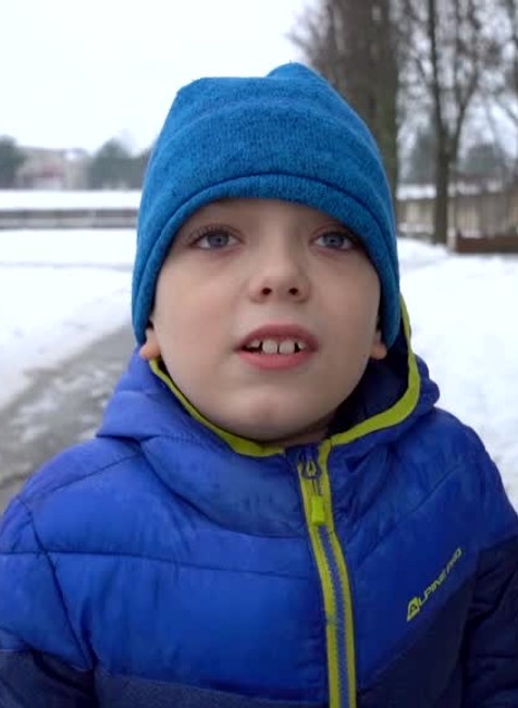 Malý bojovník vyhráva nad unikátnou chorobou. Liečba ale stojí takmer milión eur ročne