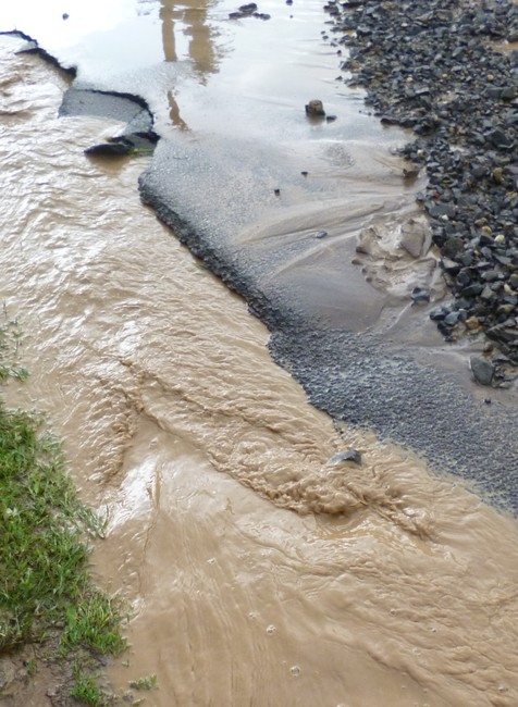 Vígľaš potopa voda cesta ulice