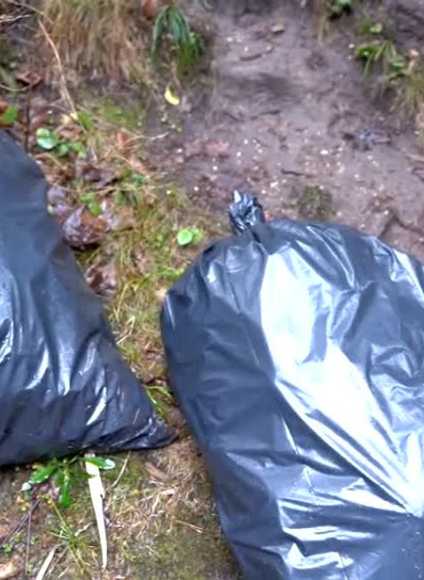 Riskantný zásah záchranárov. Po silných dažďoch sa na Hornáde vytvorila priehrada z odpadkov