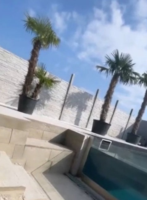 Zuzana sa pochválila svojim luxusným bazénom.