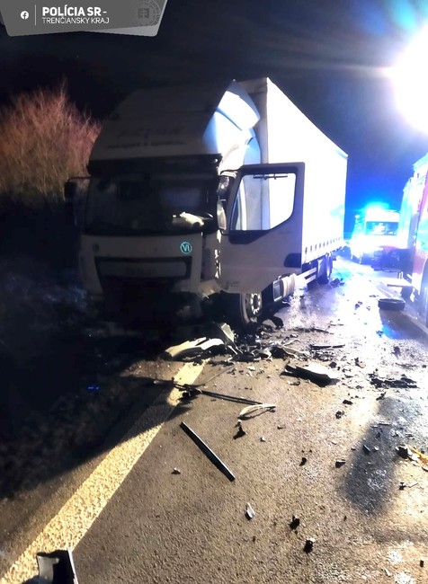 tragicka nehoda zrazka auta a nakladiaka (1)