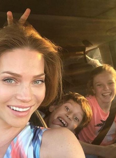 Andrea Verešová s deťmi