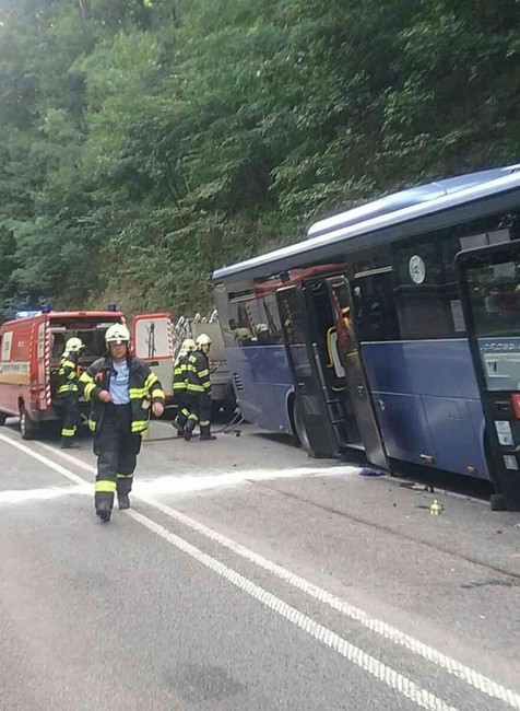 Nehoda autobusu pod Strečnom