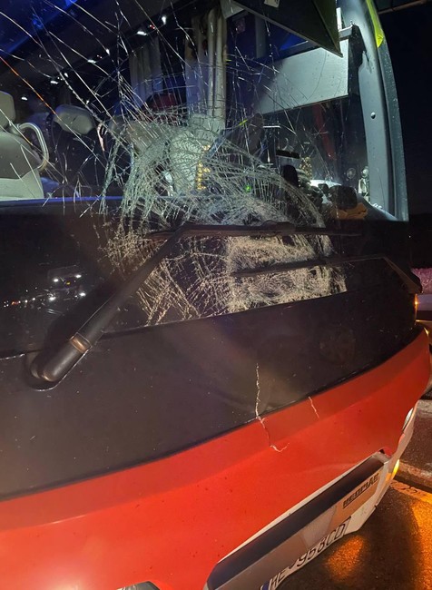 Nehoda muž pod autobusom