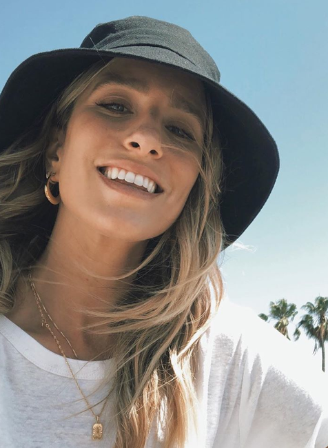 Screenshot_2020-05-27 Renée- Claire Bargh ( reneebargh) • Fotky a videá na Instagrame(7)