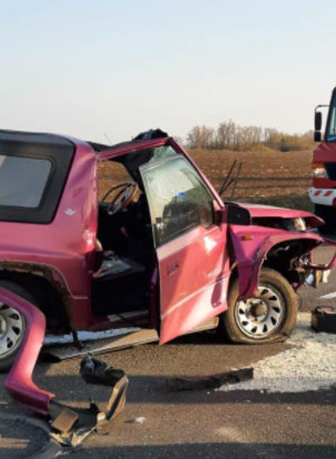 Pri havárii zomreli dvaja ľudia