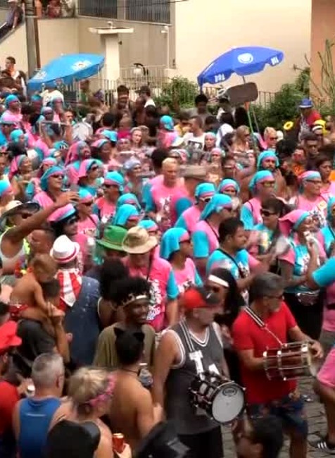 Ukážeme vám karneval, kde sú samé sexi ženy