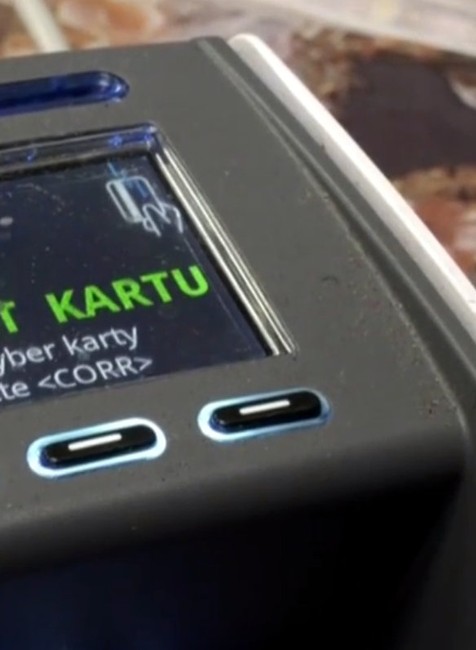 Skontrolujte si bankové výpisy. Mohol vás okradnúť platobný terminál