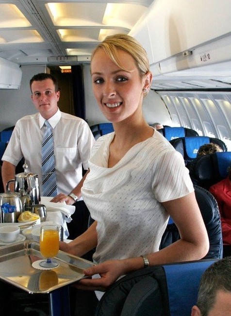 Letuška, paluba, lietadlo, jedlo (ilustračná foto)