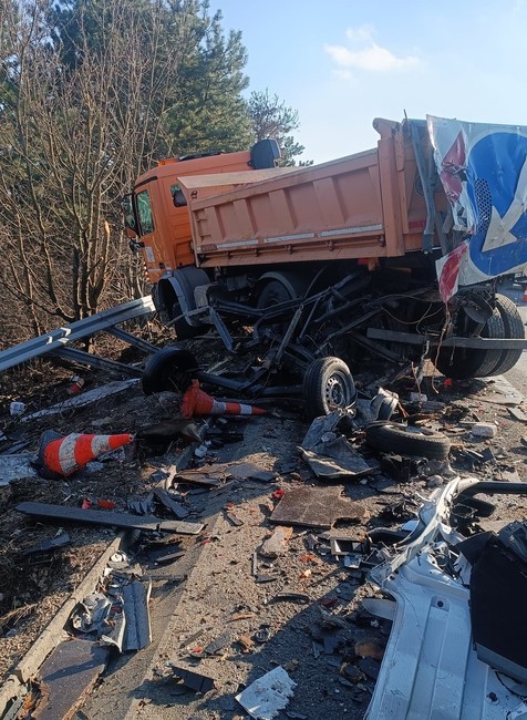 nehoda D1 pred Hlohovcom v smere na Trenčín (1)