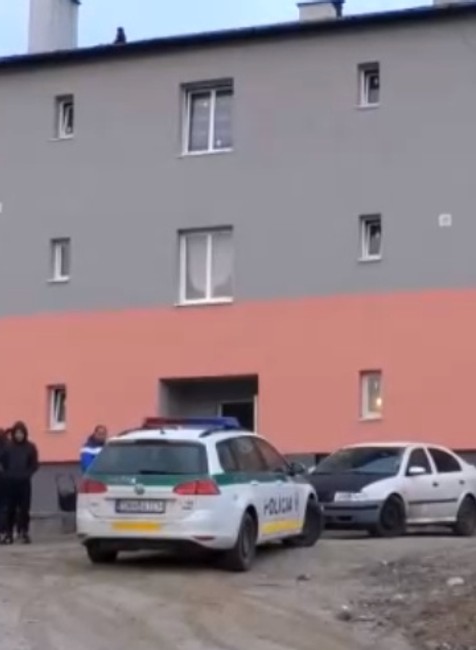 Ďalšia tragédia v osade na Spiši. Záhadne zomrelo dvojtýždňové dieťa