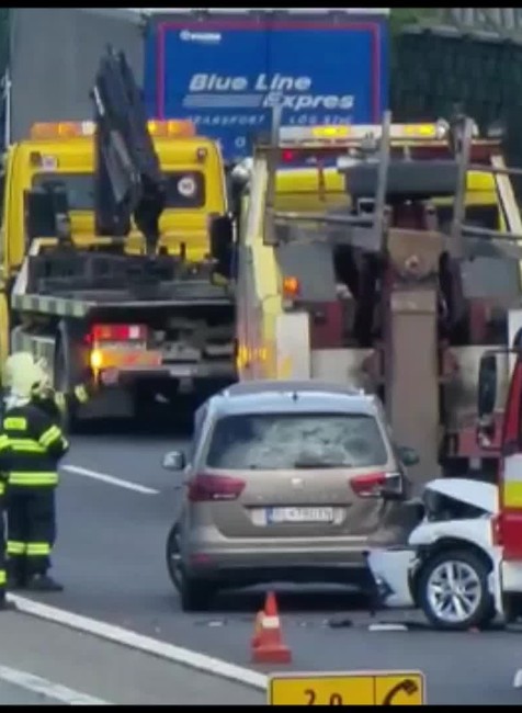 [multi] Hrozivá nehoda na bratislavskom obchvate. 9209