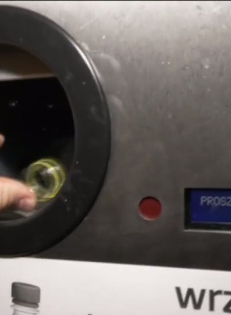 Problém s plastmi by mohli vyriešiť zálohovacie automaty. Koľko dostaneme za fľašu?