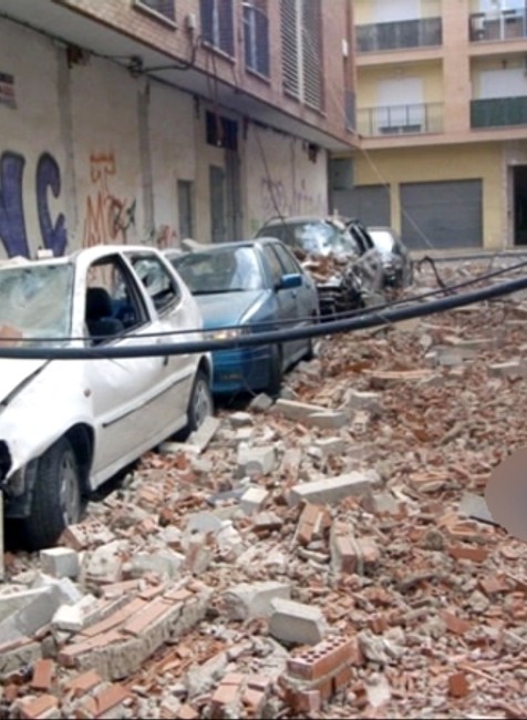 Španielsko zemetrasenie ľudia v uliciach