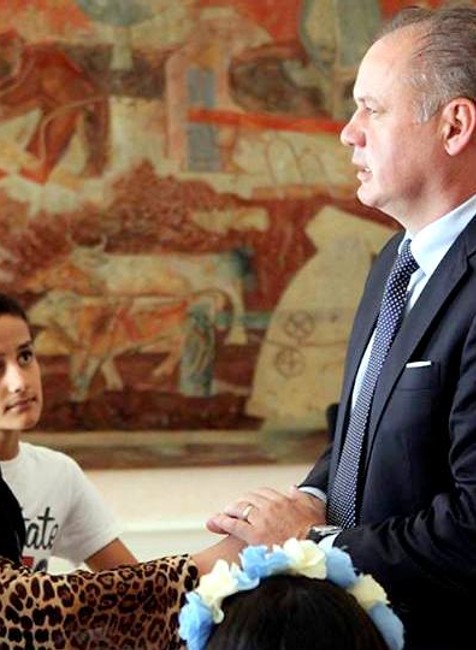 Kiska a utečenci v paláci