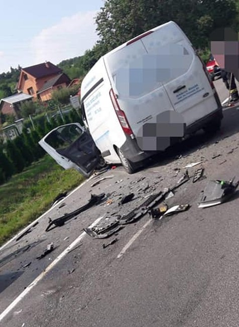 Polícia uzavrela cestu za Senicou. Zrazili sa tam dve autá