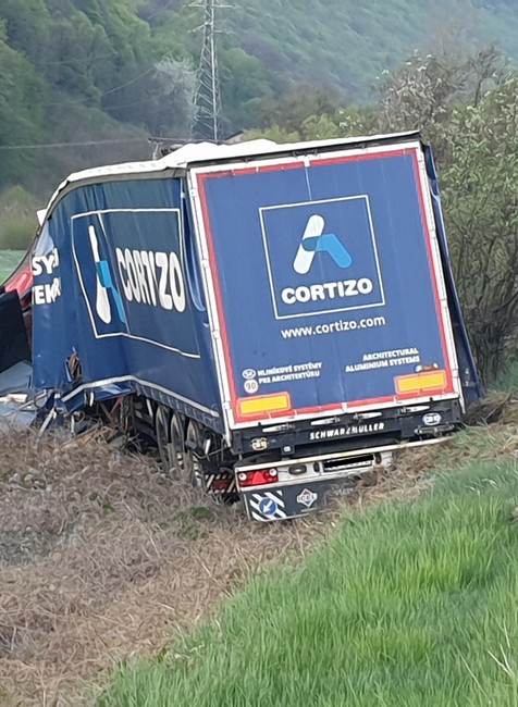 nehoda, kamión, rožňava