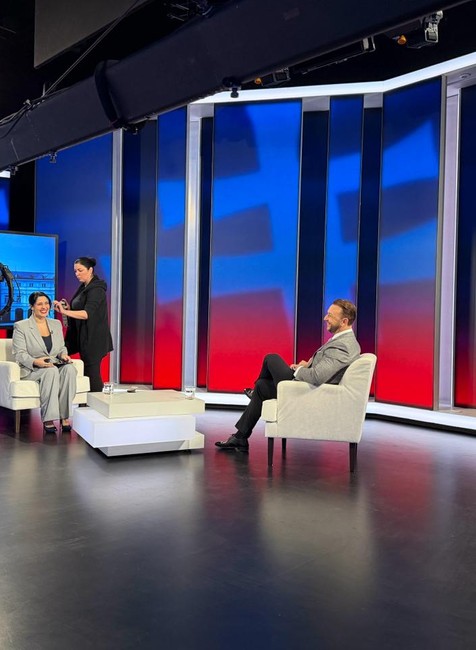 Politika 24 s Matúšom Šutajom Eštokom