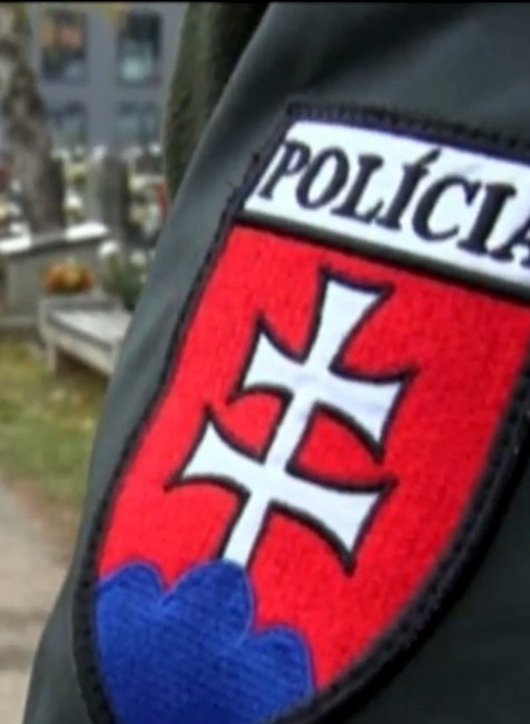 Zvýšené riziko nehôd a požiarov. Počas sviatočných dní sú v pohotovosti hasiči a aj policajti