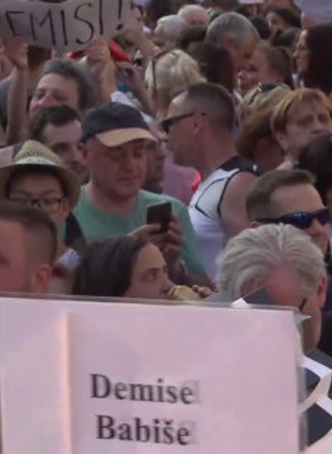 Desaťtisíce ľudí demonštrujú za odvolanie Andreja Babiša a ministerky spravodlivosti