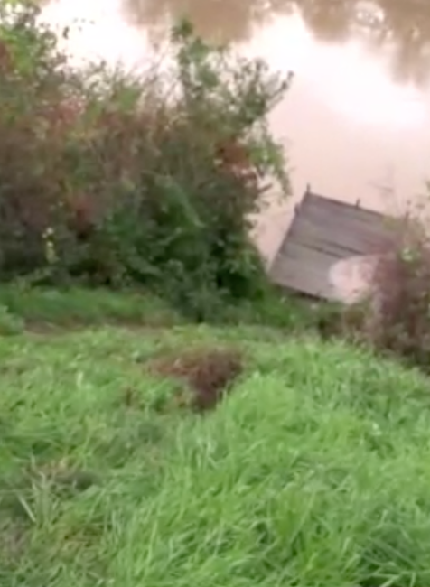 Auto po bujarej párty skončilo v rieke