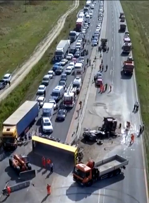 Diaľnica, autá, kolízia