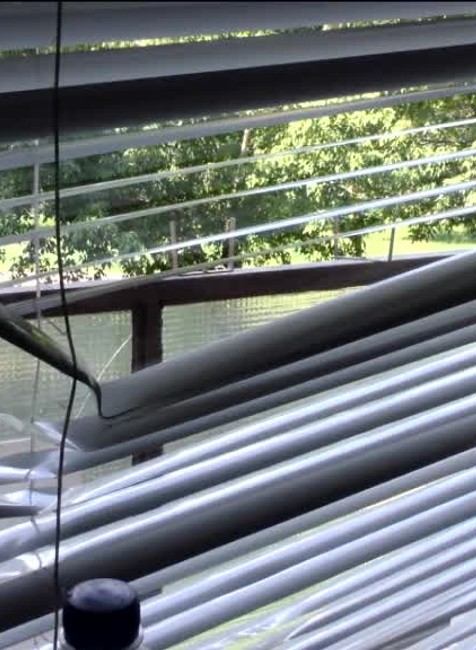 Ťahal ju za vlasy a zbil do krvi. Žiarlivého muža v byte už čakali policajti4319