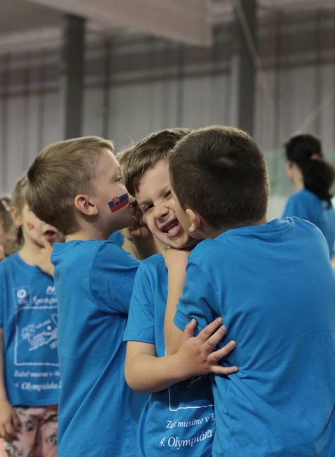 FOTO: Zabudnite na mobily a tablety. Unikátny projekt detskej olympiády láka deti k športu