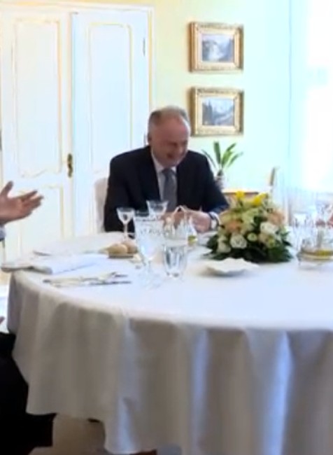 Nakuknite do prezidentského menu. Kiska obedoval so svojimi predchodcami 