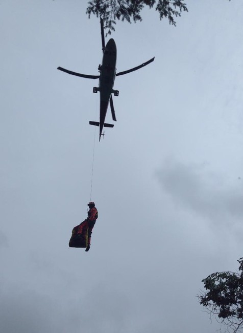 Zásah záchranárov na vyhliadke v Kvačianskej doline. Muž padal dole až 6 metrov