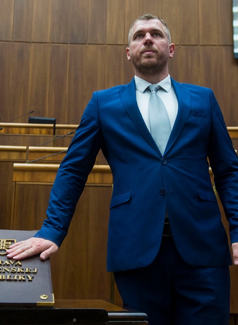 poslanec Filip Kuffa SNS
