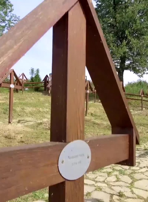 [multi] Cervene maky ludia 10393