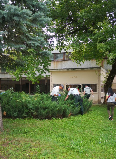 Tragédia v Rimavskej Sobote. O život prišla 38-ročná matka a podozrivý 23-ročný mladík  