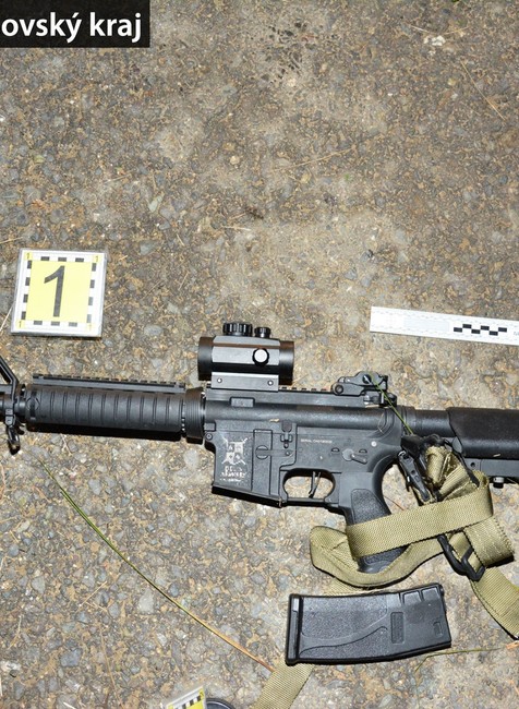 Grilovačku pri rybníku vo Vrbovom narušil muž so zbraňou. Na partiu ľudí trikrát vystrelil 