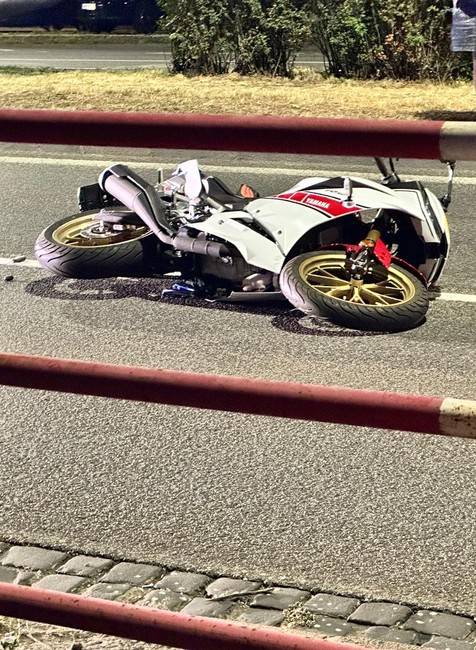 Motorkárka vrazila do stĺpa